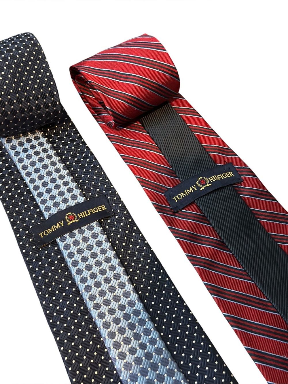 Tommy Hilfiger 2 Men’s Tie Lot Bundle 100% Silk Navy Blue Pin Dot & Red Stripe - Picture 2 of 3